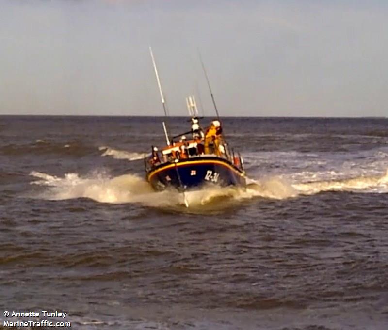 rnli lifeboat 12-34 (-) - IMO , MMSI 232003208, Call Sign MAKU5 under the flag of United Kingdom (UK)