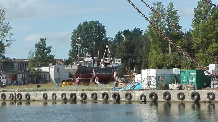 leb 39 (Fishing vessel) - IMO , MMSI 261000700, Call Sign SPK2293 under the flag of Poland