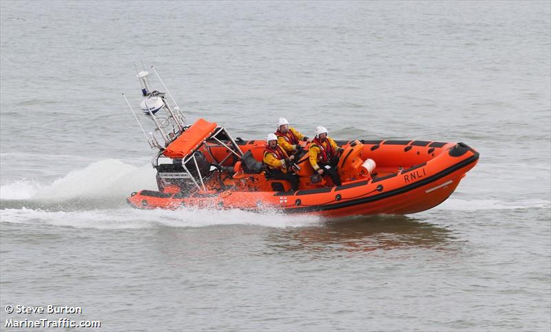 rnli lifeboat b-878 (SAR) - IMO , MMSI 235106995 under the flag of United Kingdom (UK)