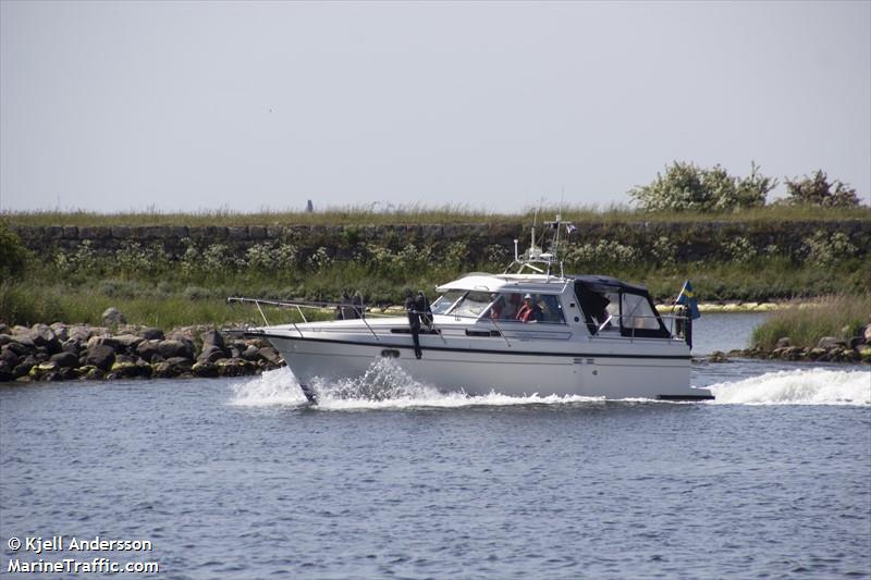 carmen (Pleasure craft) - IMO , MMSI 265740010, Call Sign SE8119 under the flag of Sweden