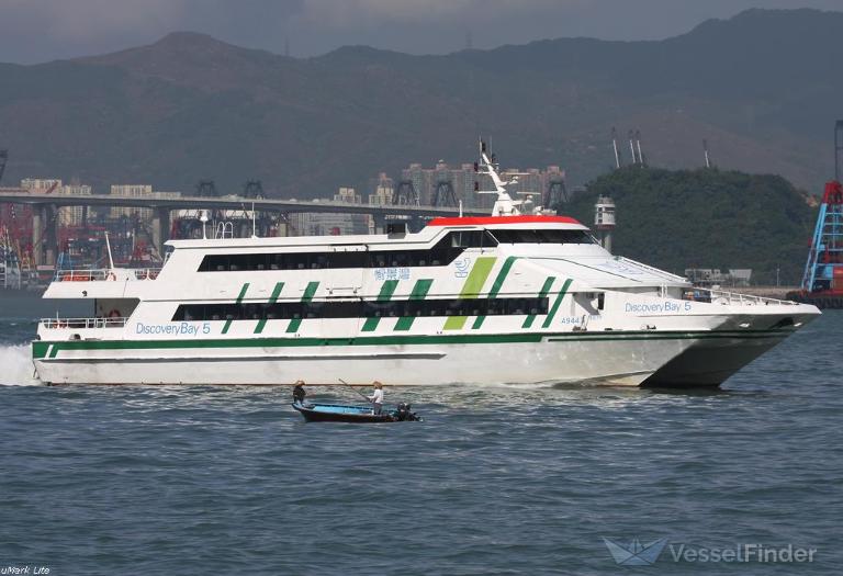 discovery bay 5 (Passenger Ship) - IMO 9160451, MMSI 477995041, Call Sign VRS4228 under the flag of Hong Kong