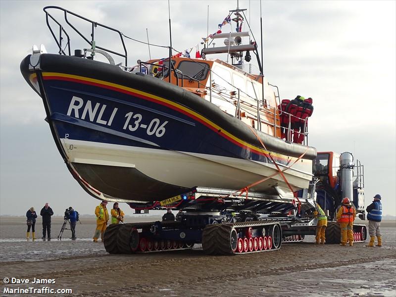 rnli lifeboat 13-06 (SAR) - IMO , MMSI 235106573, Call Sign 2HTS8 under the flag of United Kingdom (UK)