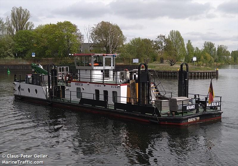 krake (Dredging or UW ops) - IMO , MMSI 211698360, Call Sign DC5697 under the flag of Germany