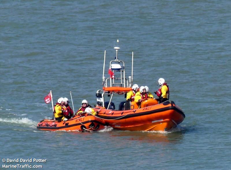 rnli lifeboat d-748 (SAR) - IMO , MMSI 235091475 under the flag of United Kingdom (UK)