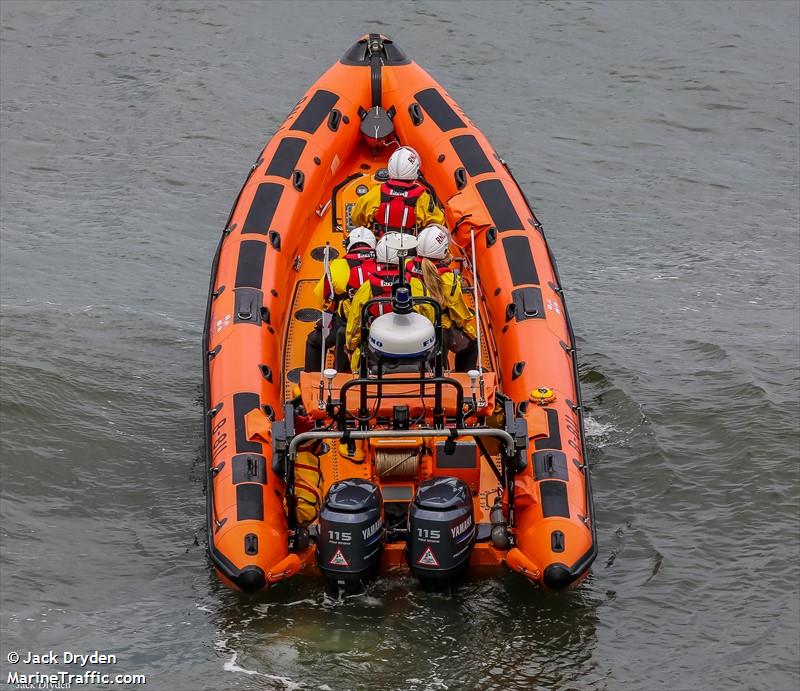 rnli lifeboat b-811 (SAR) - IMO , MMSI 235106994 under the flag of United Kingdom (UK)