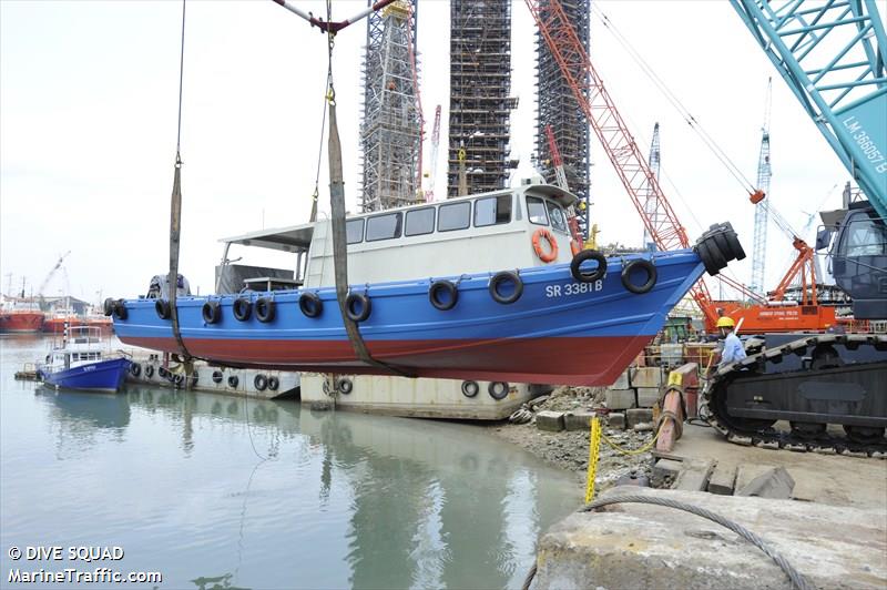 dive squad 1 (Diving ops) - IMO , MMSI 563027090 under the flag of Singapore