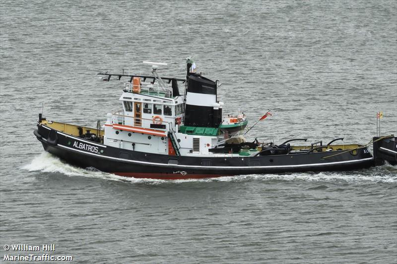 albatros (Tug) - IMO , MMSI 235108505, Call Sign 2ICF5 under the flag of United Kingdom (UK)