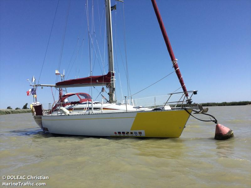 azadi (Sailing vessel) - IMO , MMSI 228589000, Call Sign FV6685 under the flag of France