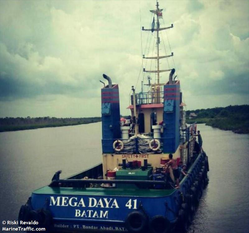 tb mega daya 41 (Tug) - IMO , MMSI 525200277 under the flag of Indonesia