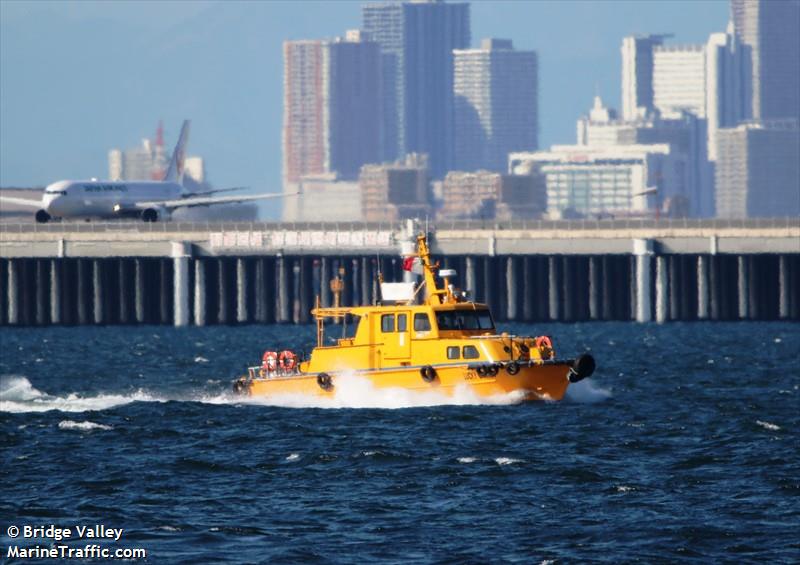 lucky chance (Tug) - IMO , MMSI 431013925 under the flag of Japan