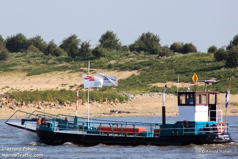 halve maan (Passenger ship) - IMO , MMSI 244710120, Call Sign PF6633 under the flag of Netherlands