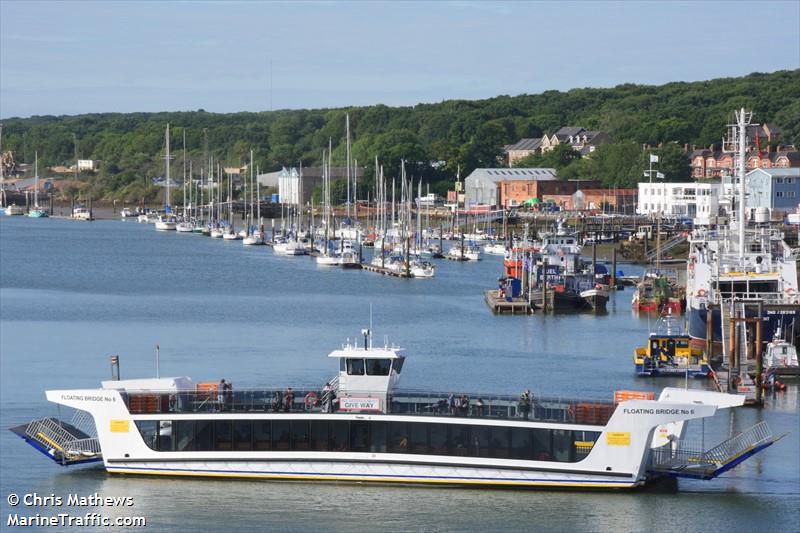 floating bridge 6 (Passenger ship) - IMO , MMSI 232008913, Call Sign MBGH2 under the flag of United Kingdom (UK)