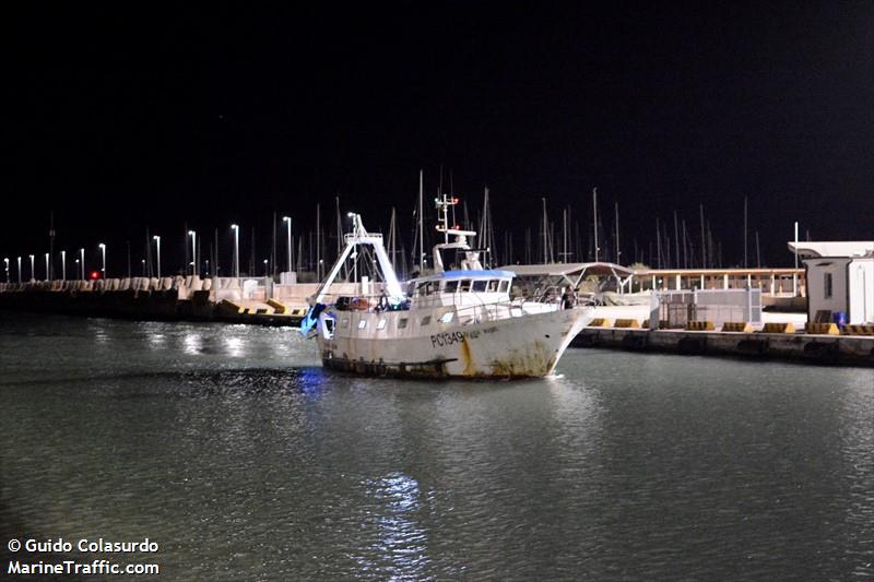 iolanda madre (Fishing vessel) - IMO , MMSI 247100780, Call Sign IFNA under the flag of Italy