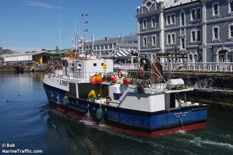 southern cross (Fishing vessel) - IMO , MMSI 601204400, Call Sign ZR4909 under the flag of South Africa