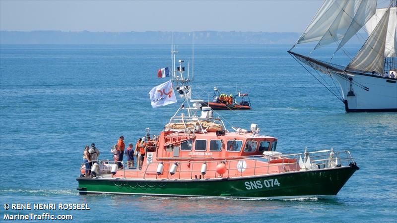 n.dame du cap lihou (SAR) - IMO , MMSI 227003670, Call Sign FV7792 under the flag of France