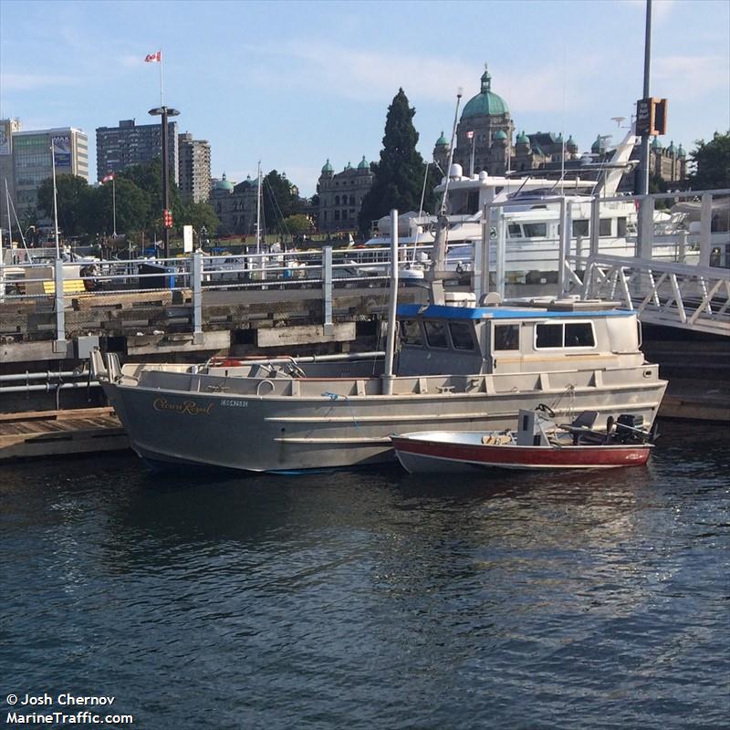 crown royal (Pleasure craft) - IMO , MMSI 316018852 under the flag of Canada