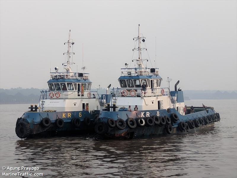 tb. kr 5 (Tug) - IMO , MMSI 525009193, Call Sign YDB6105 under the flag of Indonesia