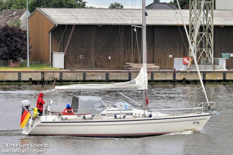 grey (Sailing vessel) - IMO , MMSI 211585300, Call Sign DC6208 under the flag of Germany