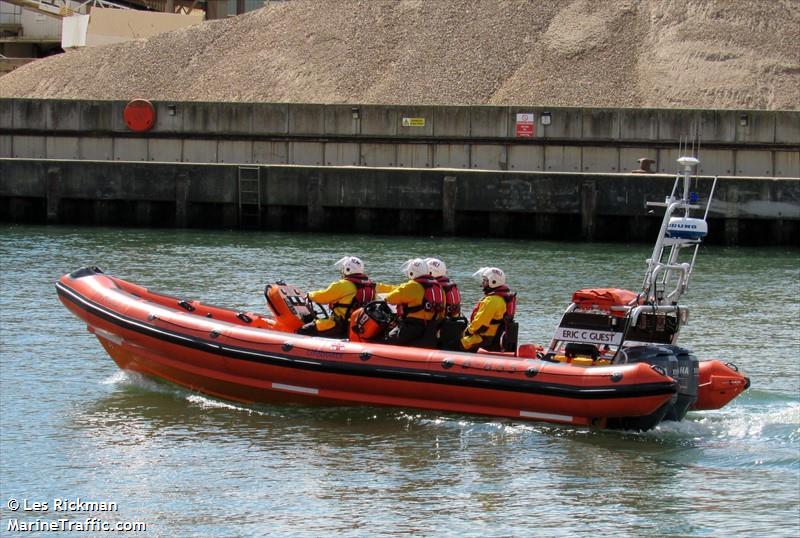 rnli lifeboat b-855 (SAR) - IMO , MMSI 235090155 under the flag of United Kingdom (UK)