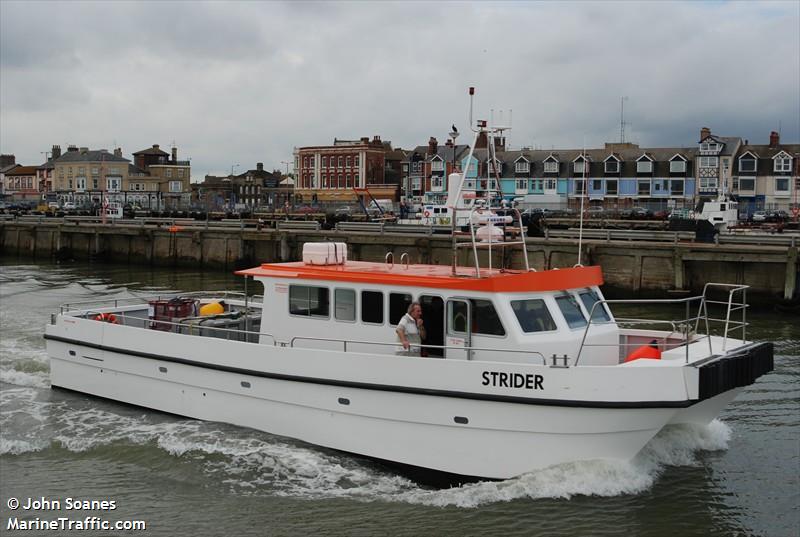 j strider (Port tender) - IMO , MMSI 235074003, Call Sign 2CMH7 under the flag of United Kingdom (UK)