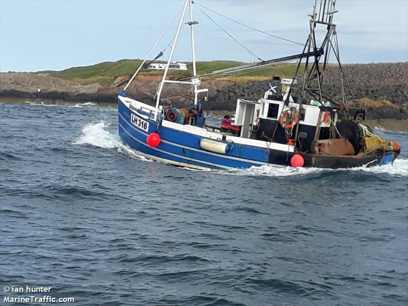 boy andrew (Fishing vessel) - IMO , MMSI 235076784 under the flag of United Kingdom (UK)