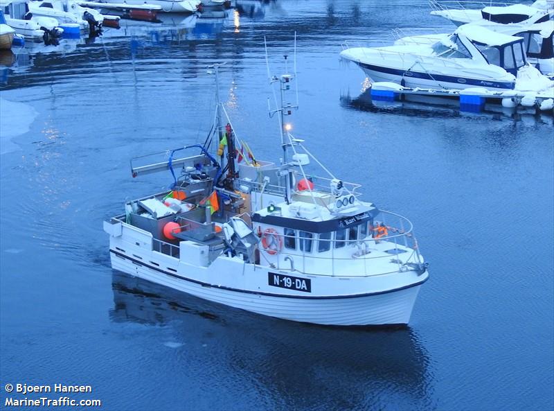 kari waade 98215106 (Fishing vessel) - IMO , MMSI 257086300, Call Sign LF6576 under the flag of Norway