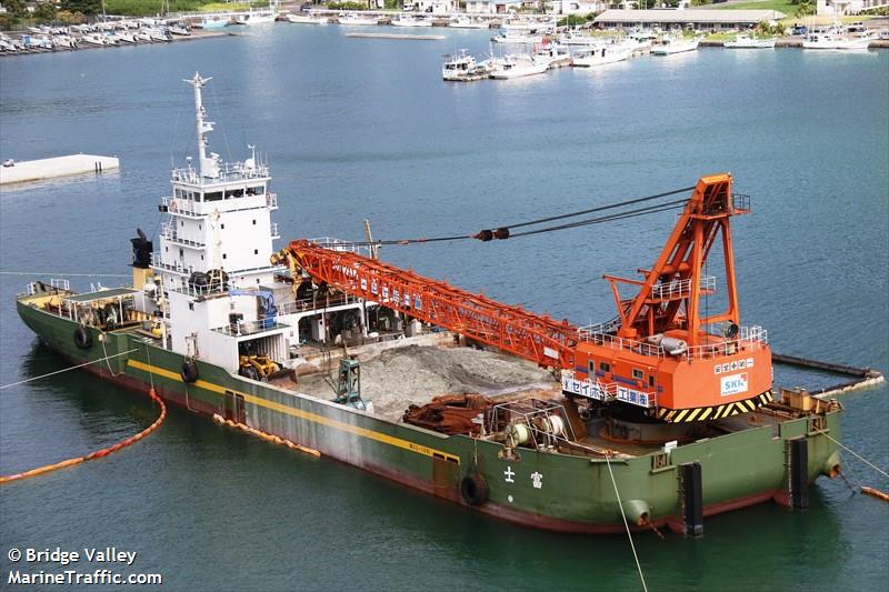 fuji (Towing vessel) - IMO , MMSI 431300836, Call Sign JI3651 under the flag of Japan