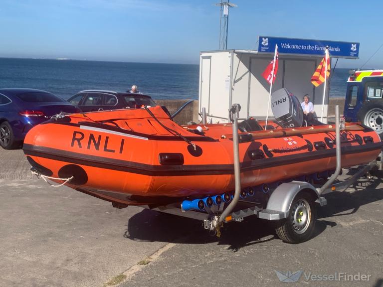 rnli lifeboat d-828 (SAR) - IMO , MMSI 232012724 under the flag of United Kingdom (UK)