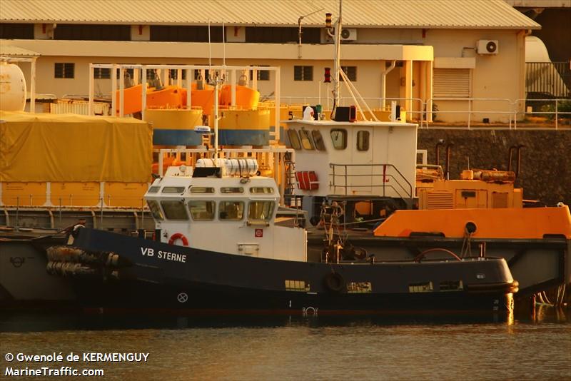 vb sterne (Tug) - IMO , MMSI 660000270, Call Sign FGD2450 under the flag of Reunion