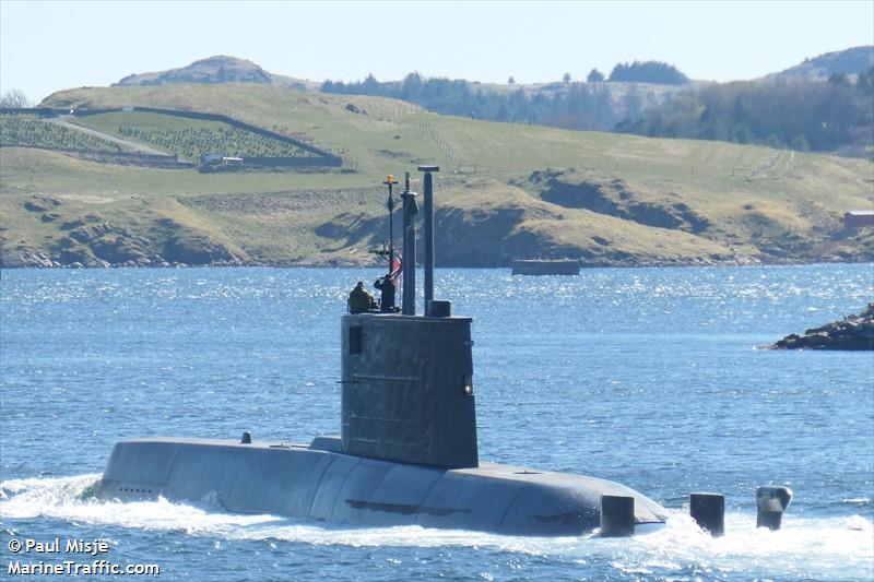 norwegian submarine (Military ops) - IMO , MMSI 259010000, Call Sign LBAU under the flag of Norway