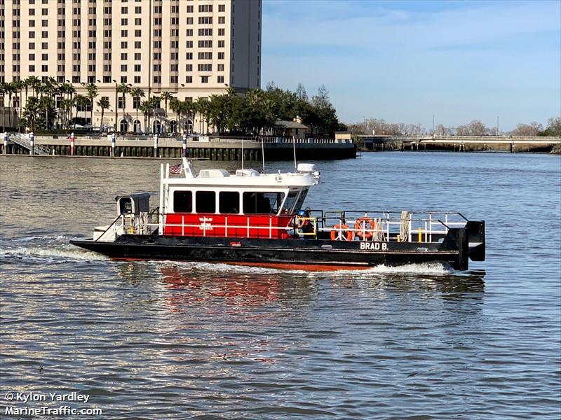 brad b (Passenger ship) - IMO , MMSI 368168360, Call Sign WDL8319 under the flag of United States (USA)