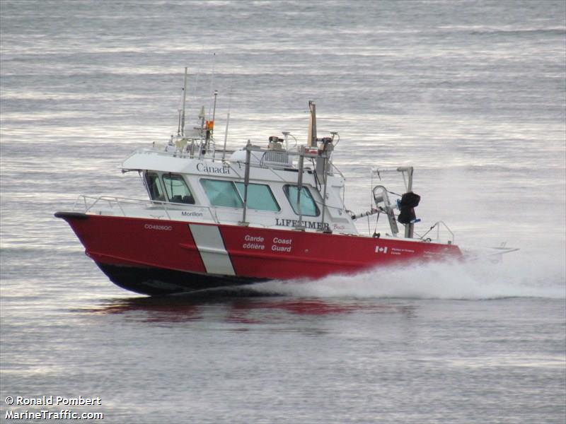 morillon (Dredging or UW ops) - IMO , MMSI 316002844 under the flag of Canada