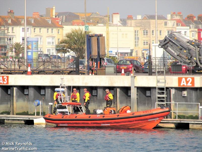 rnli lifeboat b-917 (SAR) - IMO , MMSI 232022678 under the flag of United Kingdom (UK)