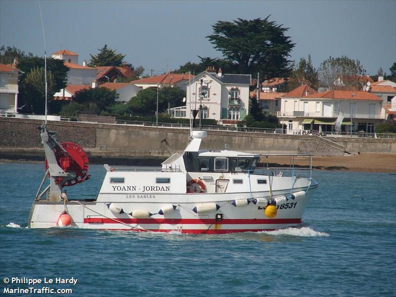 la ptite mae (Fishing vessel) - IMO , MMSI 227648190, Call Sign FGE5099 under the flag of France