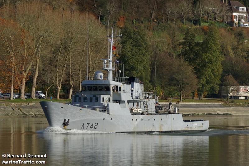 french warship lpd (Military ops) - IMO , MMSI 227801300, Call Sign FBLP under the flag of France