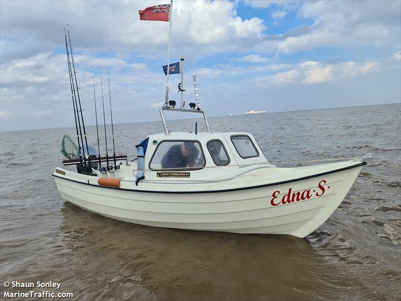 edna s (Fishing vessel) - IMO , MMSI 232032090, Call Sign MILR5 under the flag of United Kingdom (UK)