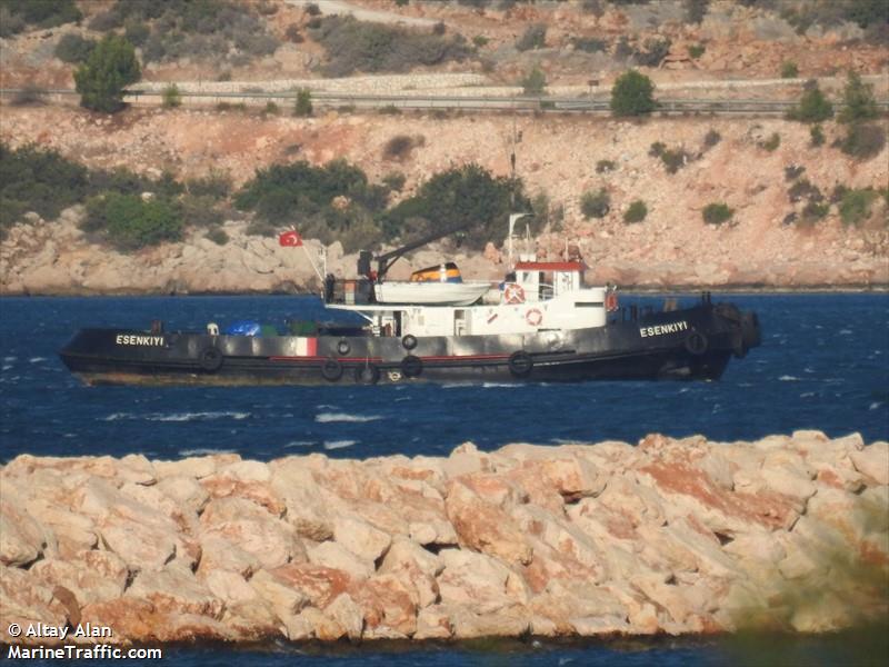 esenkiyi (Towing vessel) - IMO , MMSI 271040329, Call Sign TC7095 under the flag of Turkey