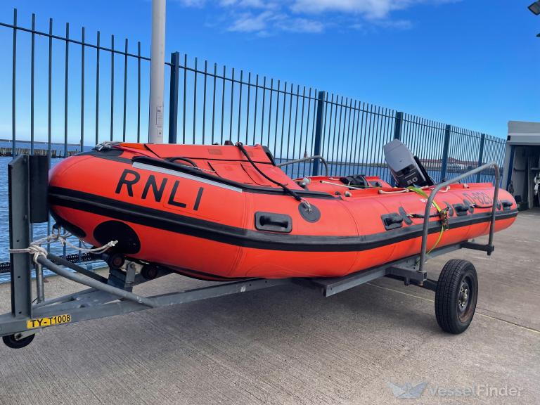 rnli lifeboat d-829 (SAR) - IMO , MMSI 232012733 under the flag of United Kingdom (UK)