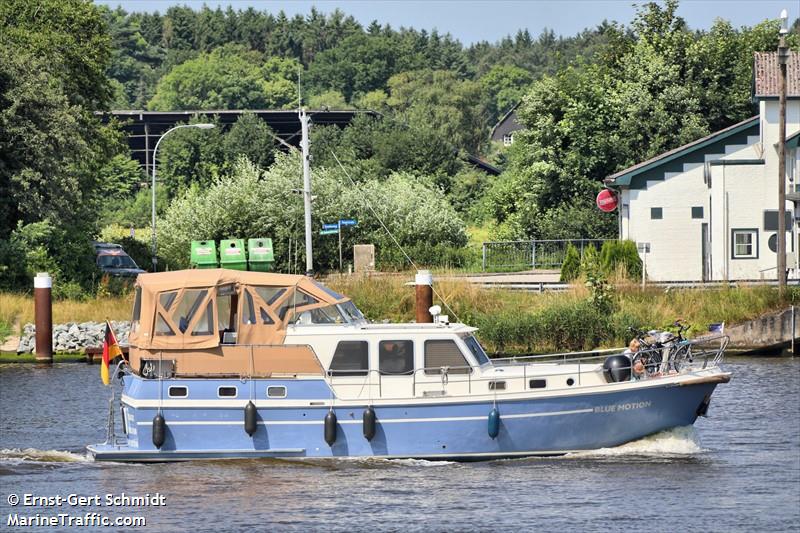 blue motion (Pleasure craft) - IMO , MMSI 211306600, Call Sign DOAD2 under the flag of Germany