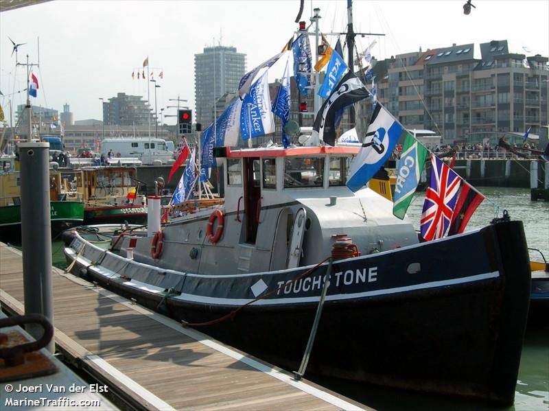 touchstone (Tug) - IMO , MMSI 235000107, Call Sign MHKA under the flag of United Kingdom (UK)