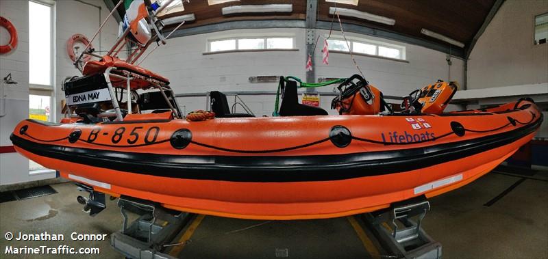 rnli lifeboat b-850 (SAR) - IMO , MMSI 235111835 under the flag of United Kingdom (UK)