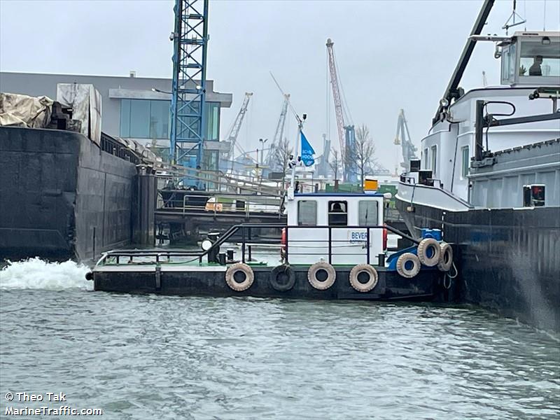 bever (Towing vessel) - IMO , MMSI 244790457, Call Sign PA4578 under the flag of Netherlands