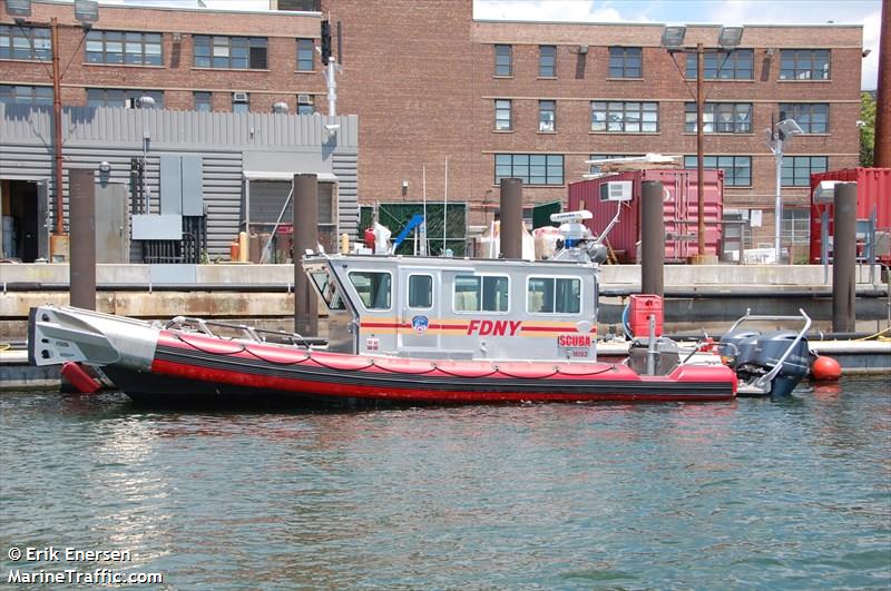 fdny scuba (SAR) - IMO , MMSI 367531650 under the flag of United States (USA)