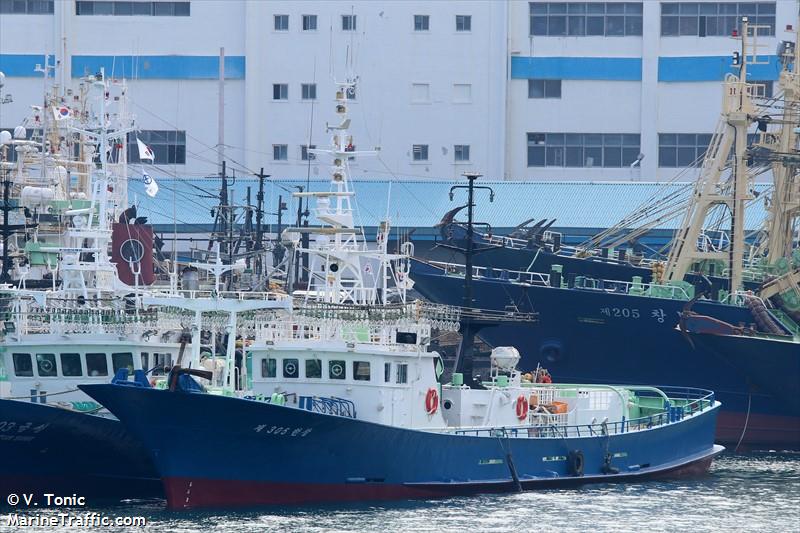 305 han chang (Fishing vessel) - IMO , MMSI 440145090 under the flag of Korea