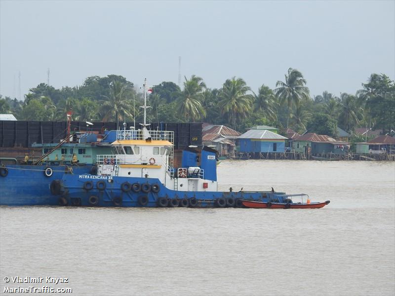 tb.mitra kencana xii (Tug) - IMO , MMSI 525023211, Call Sign YD3913 under the flag of Indonesia