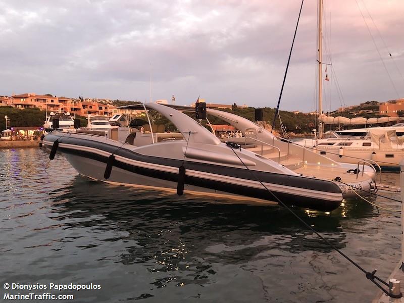 zeus of douglas (Pleasure craft) - IMO , MMSI 232016831 under the flag of United Kingdom (UK)