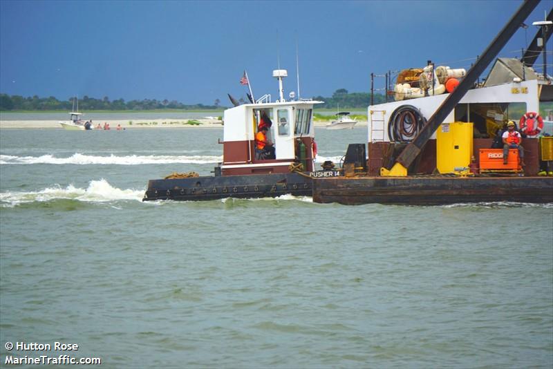 PUSHER 14 vessel