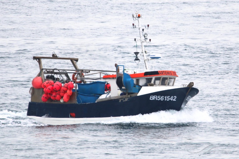 artemis 3 (Fishing vessel) - IMO , MMSI 227635650, Call Sign FS5834 under the flag of France