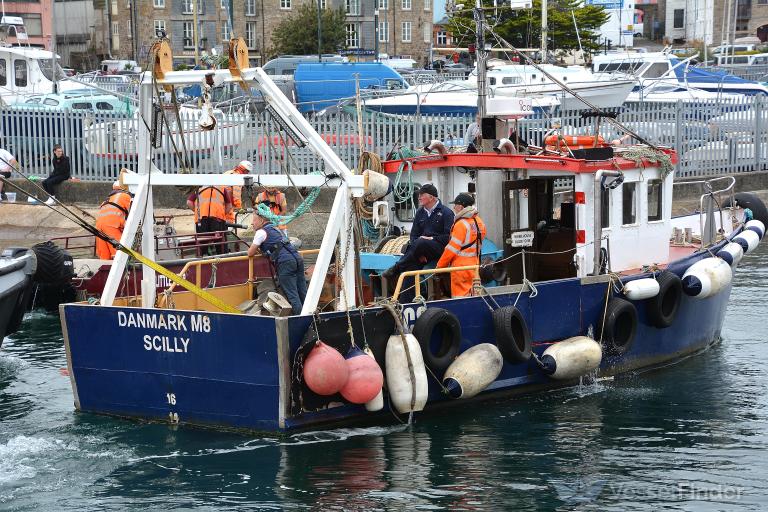 danmark (Towing vessel) - IMO , MMSI 235021982, Call Sign MEMY2 under the flag of United Kingdom (UK)