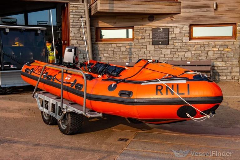 rnli lifeboat d-805 (SAR) - IMO , MMSI 235114955 under the flag of United Kingdom (UK)